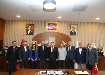 Yönetim Kurulu Başkanımız Mehmet Mutlu ve yönetim kurulu üyelerimiz, kendilerini tebrik etmek amacıyla ziyarete gelen; İSKİ Başakşehir Şube Müdürü Hüseyin Aydın ve beraberindeki heyeti, TEİAŞ İstanbul 1. Bölge Müdürü Murat Türk’ü ağırladılar